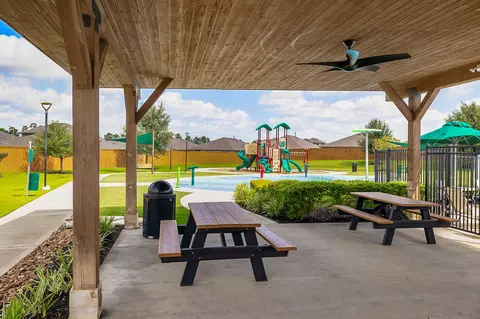 40455 Garden Heights Ln, Magnolia, TX 77354