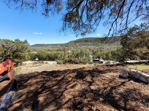659 Contour Dr, Canyon Lake, TX 78133