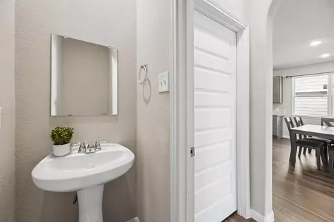 Entry Way - 2816 Jacqueline Ln, Conroe, TX 77304 photo 5 of 6