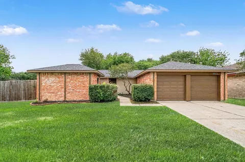 613 Dixie Dr, League City, TX 77573