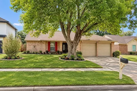 6631 Inwood West Dr, Houston, TX 77088