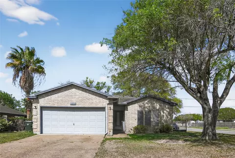 11326 Willowood Creek Dr, Corpus Christi, TX 78410