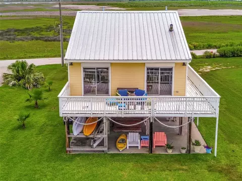 2914 11 Mile Rd, Galveston, TX 77554