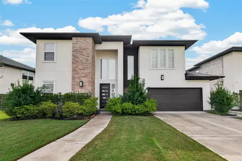4615 Brazos Shores Dr, Sugar Land, TX 77479