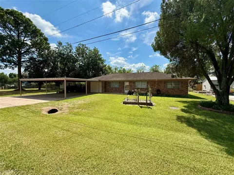 309 Crews Way, West Columbia, TX 77486