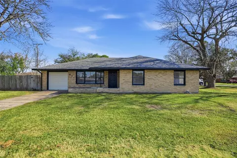612 Sunset Ln, La Marque, TX 77568