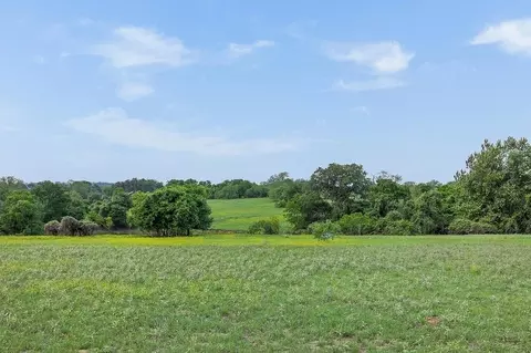 10889 Seydler Rd, La Grange, TX 78945