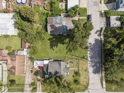 1105 Evelyn St, Houston, TX 77009