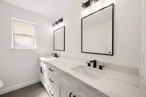 Bath - 23222 Earlmist Dr, Spring, TX 77373 photo 3 of 4