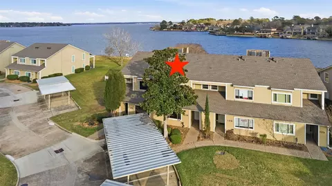135 April Point Dr S, Montgomery, TX 77356