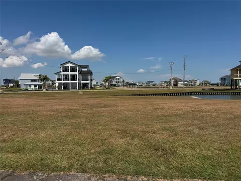 3 Summerland, Hitchcock, TX 77563