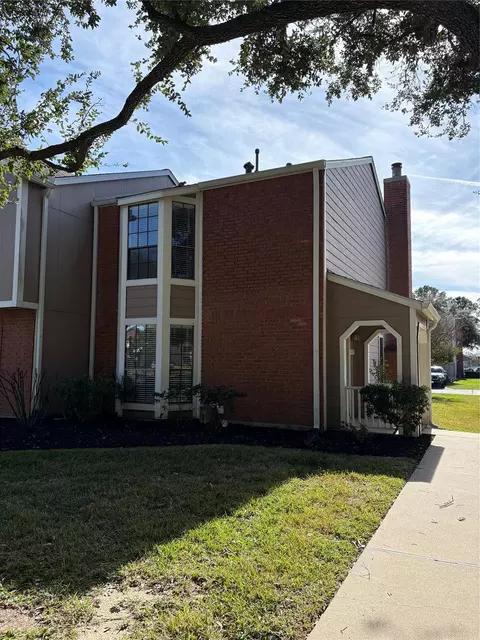 17281 Saturn Ln, Houston, TX 77058