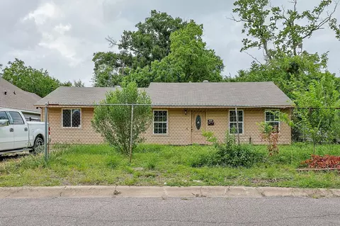5839 Southurst St, Houston, TX 77033
