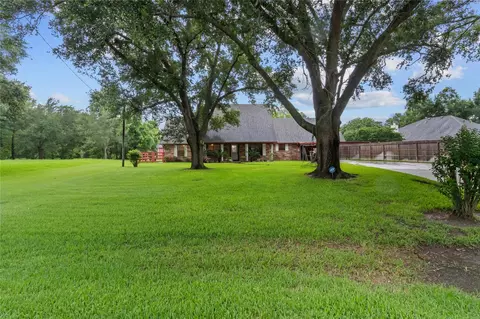 2054 Linda Ln, Pearland, TX 77584