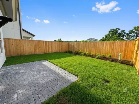 5914 Cottage Grove Lake St, Houston, TX 77007
