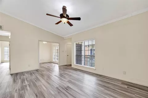 Living - 2001 Bering Dr #2F, Houston, TX 77057 photo 5 of 7