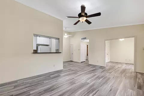 Living - 2001 Bering Dr #2F, Houston, TX 77057 photo 4 of 7