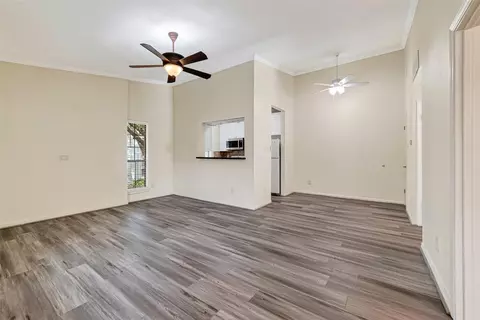 Living - 2001 Bering Dr #2F, Houston, TX 77057 photo 1 of 7