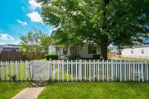 2636 Lone Oak Rd, Houston, TX 77093