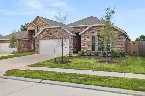 31515 Silverthorne Bush Dr, Hockley, TX 77447