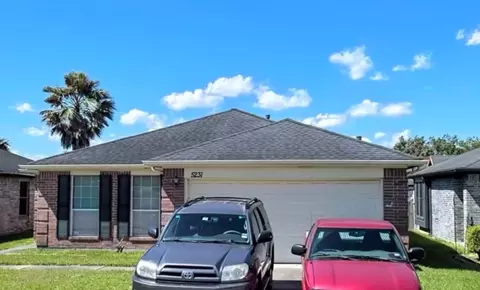 5231 Honeyvine Dr, Houston, TX 77048