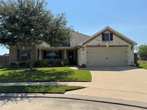 616 Dogwood Ct, Sealy, TX 77474
