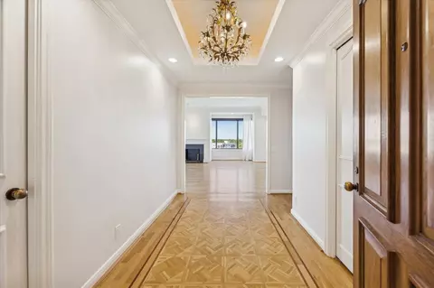 101 Westcott St #1004, Houston, TX 77007