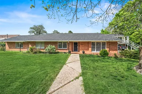 606 N Main St, Dayton, TX 77535