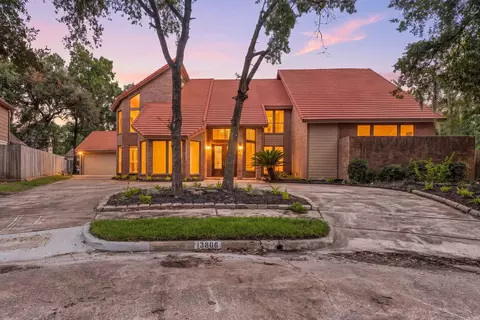 13806 Wilde Forest Ct, Sugar Land, TX 77498