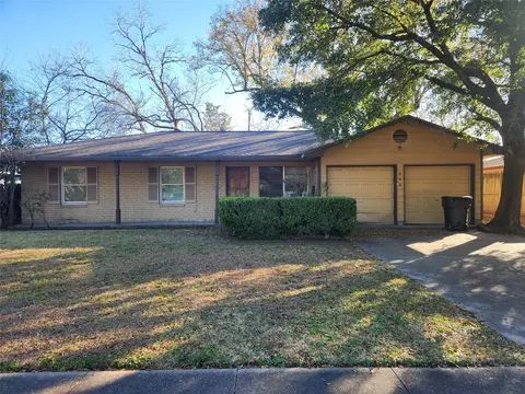 903 Peach Spring Dr, Houston, TX 77088