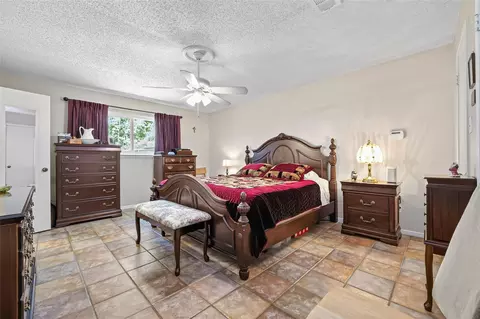 Bedroom - 558 Landfall Ln, Conroe, TX 77302 photo 3 of 4