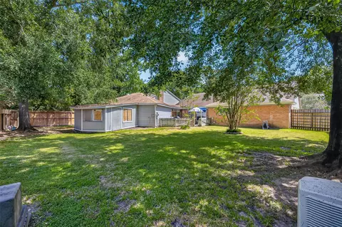 Exterior - 558 Landfall Ln, Conroe, TX 77302 photo 11 of 15