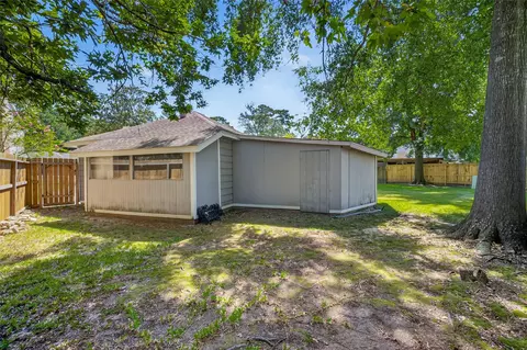 Exterior - 558 Landfall Ln, Conroe, TX 77302 photo 14 of 15