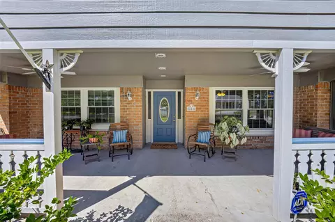 Exterior - 558 Landfall Ln, Conroe, TX 77302 photo 6 of 15