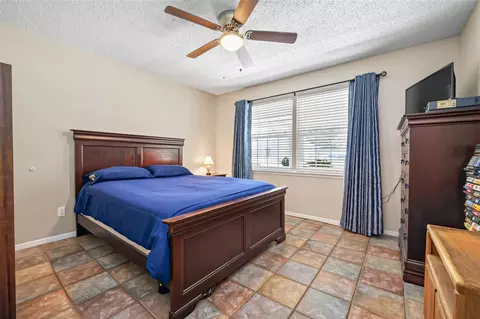 Bedroom - 558 Landfall Ln, Conroe, TX 77302 photo 1 of 4