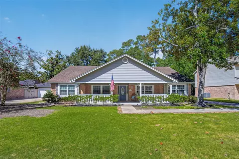Exterior - 558 Landfall Ln, Conroe, TX 77302 photo 3 of 15