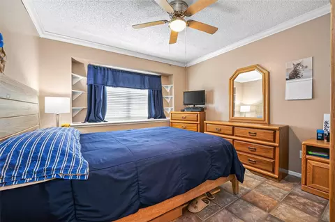 Bedroom - 558 Landfall Ln, Conroe, TX 77302 photo 2 of 4