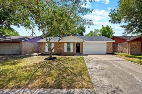 4923 Beechaven St, Houston, TX 77053