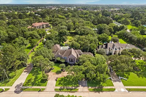 109 Sunset Dr, Friendswood, TX 77546