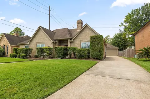 19611 Atasca Oaks Dr, Humble, TX 77346
