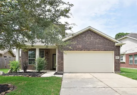 1107 Treasure Ct, Baytown, TX 77521