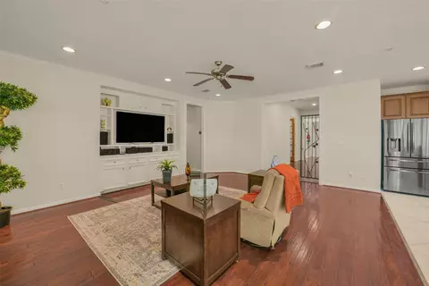 Living - 25507 Long Iron Ct, Spring, TX 77389 photo 1 of 5