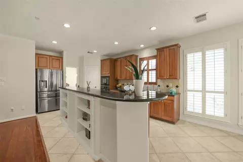 Kitchen - 25507 Long Iron Ct, Spring, TX 77389 photo 2 of 6