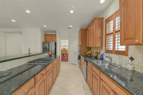 Kitchen - 25507 Long Iron Ct, Spring, TX 77389 photo 3 of 6