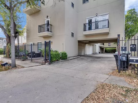 5841 Darling St #B, Houston, TX 77007