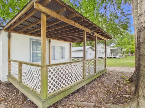 Exterior - 150 Jupiter Dr, Trinity, TX 75862 photo 5 of 12