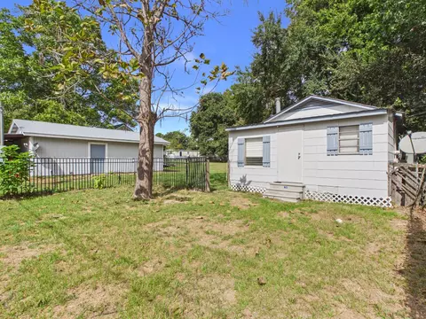 Exterior - 150 Jupiter Dr, Trinity, TX 75862 photo 7 of 12