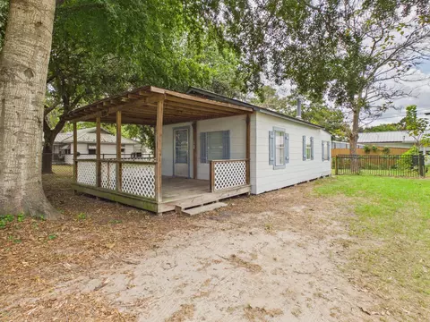 Exterior - 150 Jupiter Dr, Trinity, TX 75862 photo 2 of 12