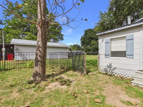 Exterior - 150 Jupiter Dr, Trinity, TX 75862 photo 9 of 12