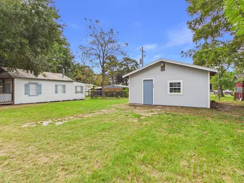 Exterior - 150 Jupiter Dr, Trinity, TX 75862 photo 11 of 12